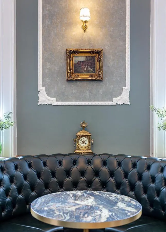 ***  Hotel St George By Nina Dublin Irland
