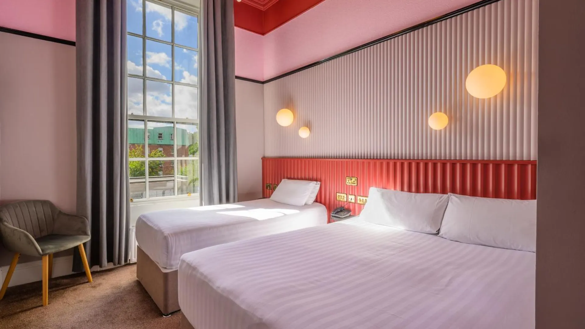 ***  Hotel St George By Nina Dublin Irland