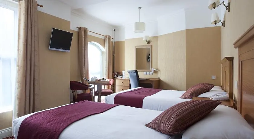 Hotel St George By Nina Dublin 3*,