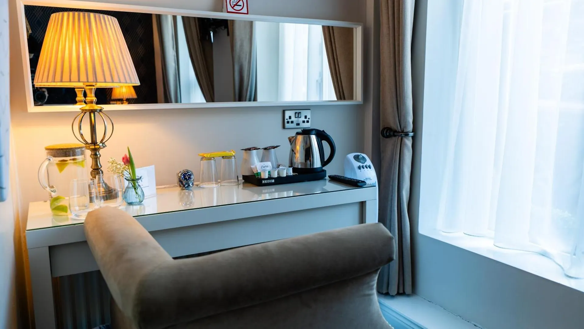 Hotel St George By Nina Dublin 3*,